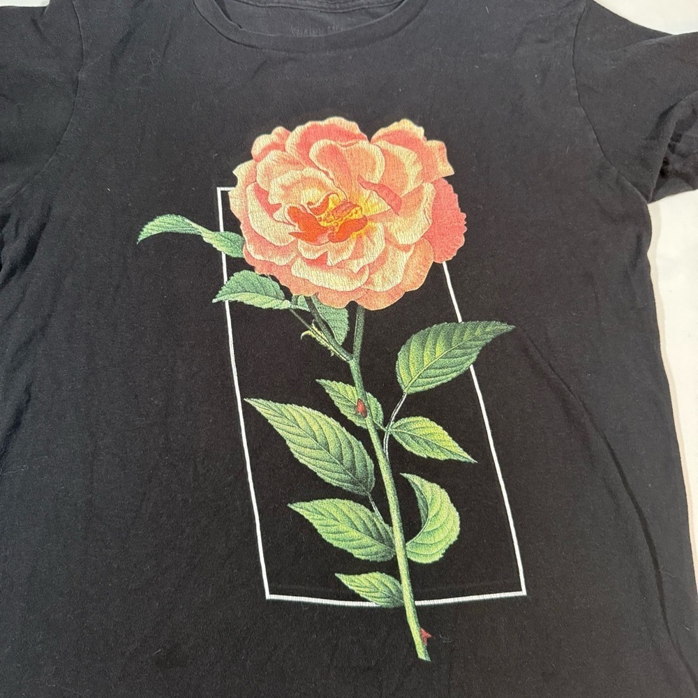 Shawn Mendes The Tour Black T Small - Picture 2 of 7